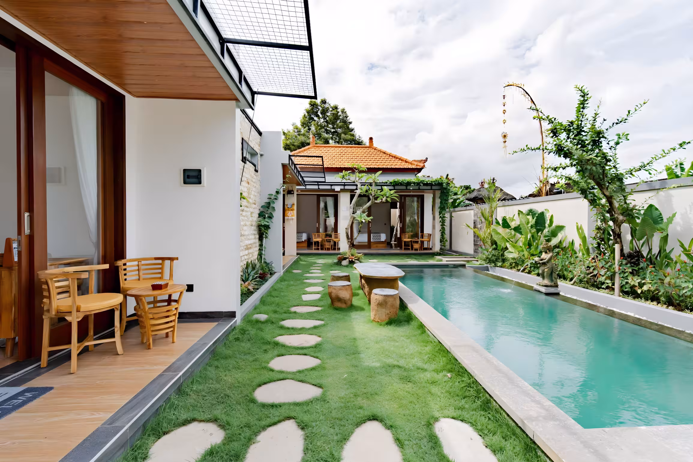 Комната, 4 спальни