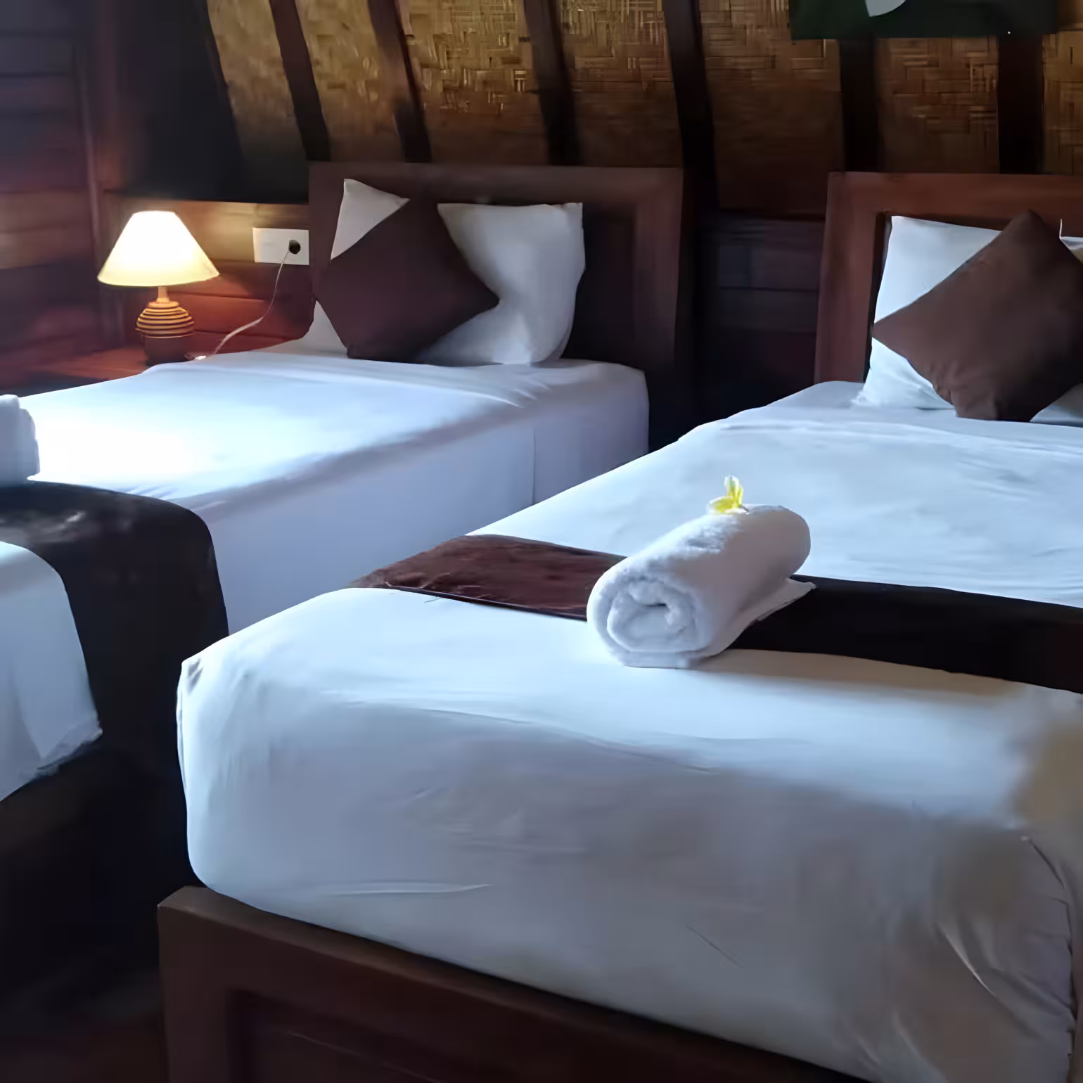 Комната, 12 спален