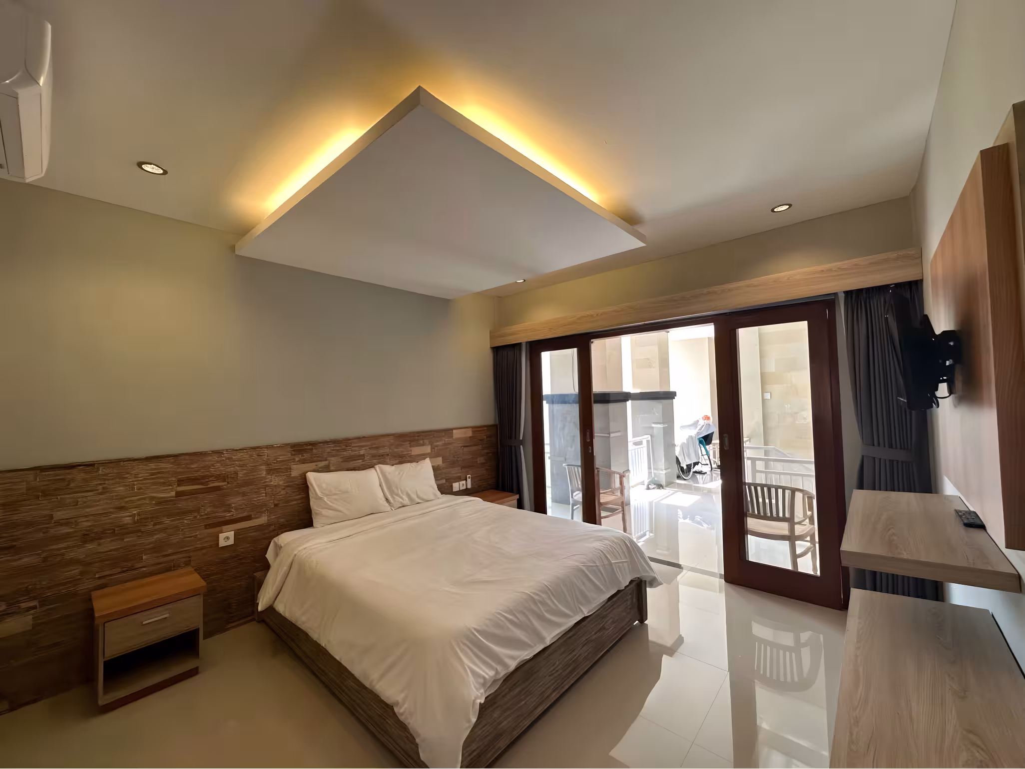 Комната, 9 спален