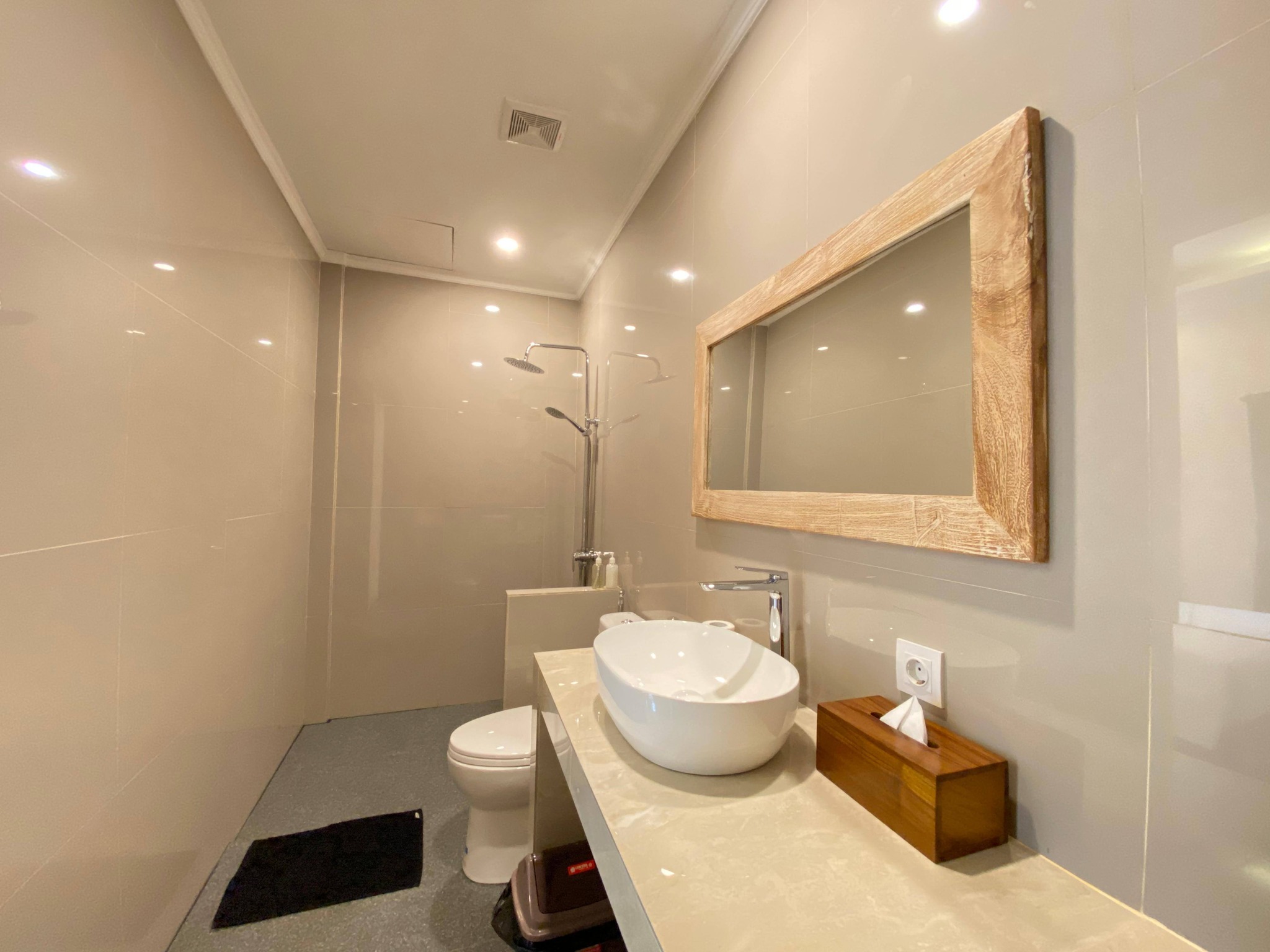 Комната, 4 спальни