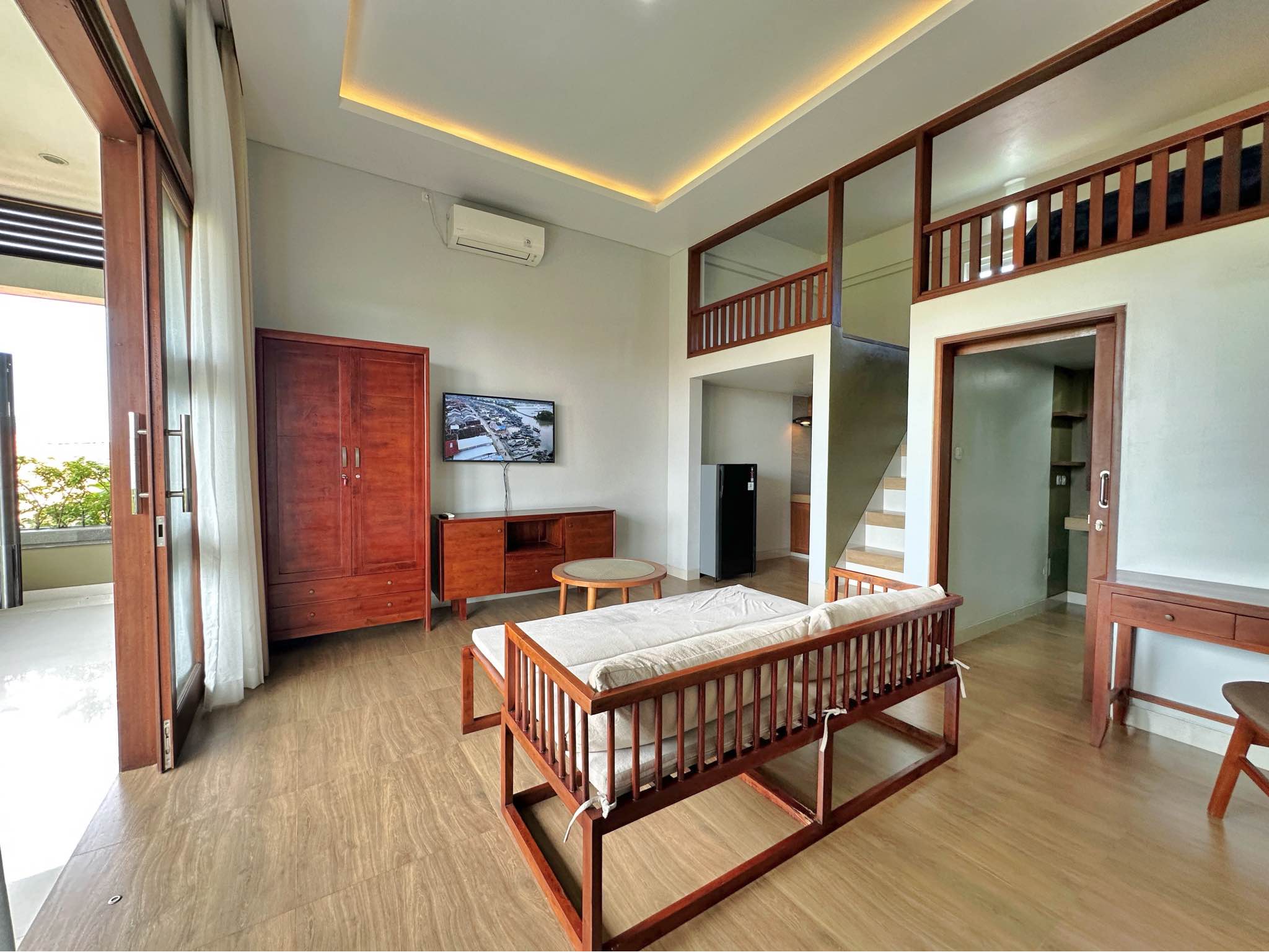 Комната, 4 спальни