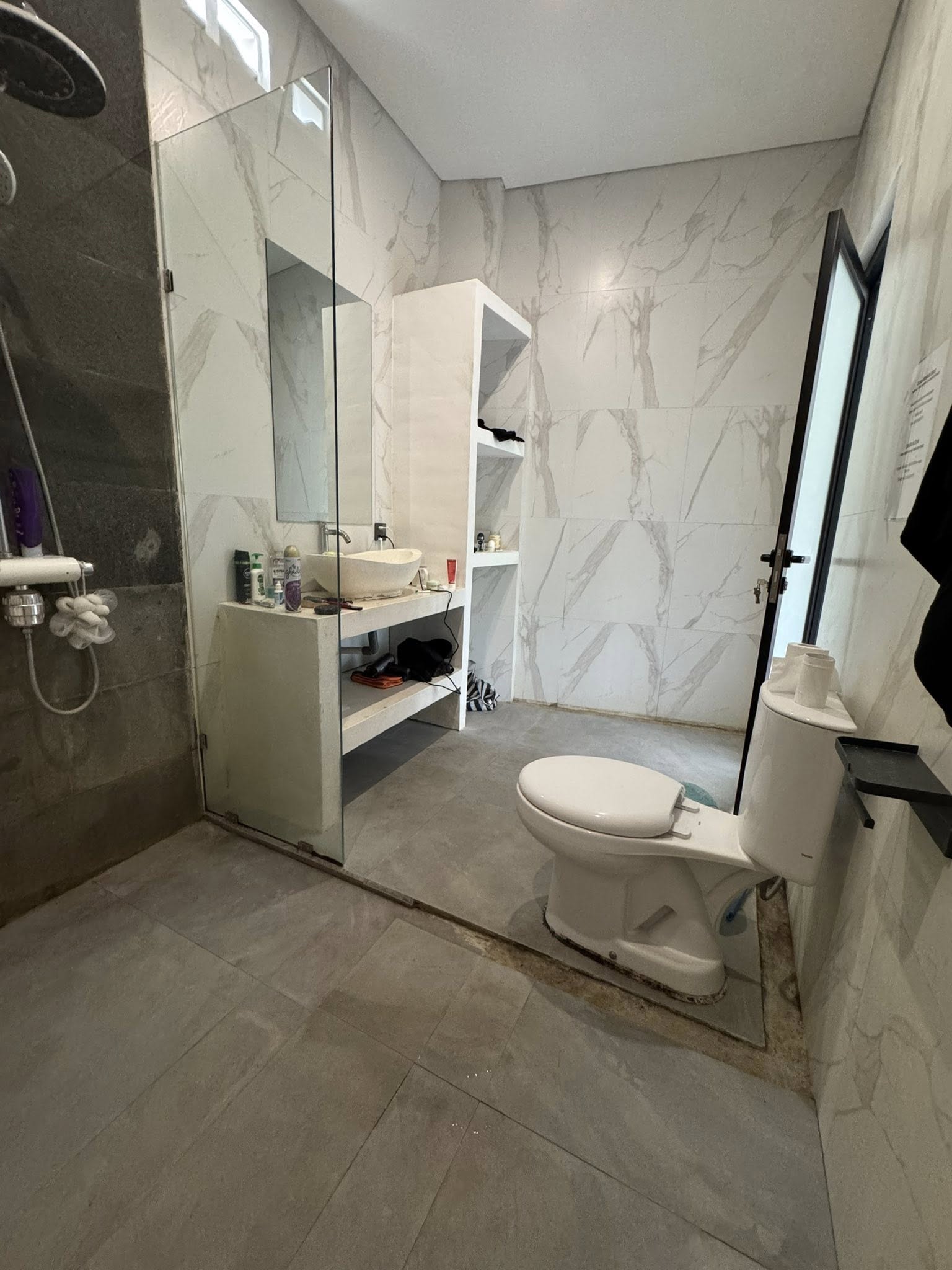 Комната, 4 спальни