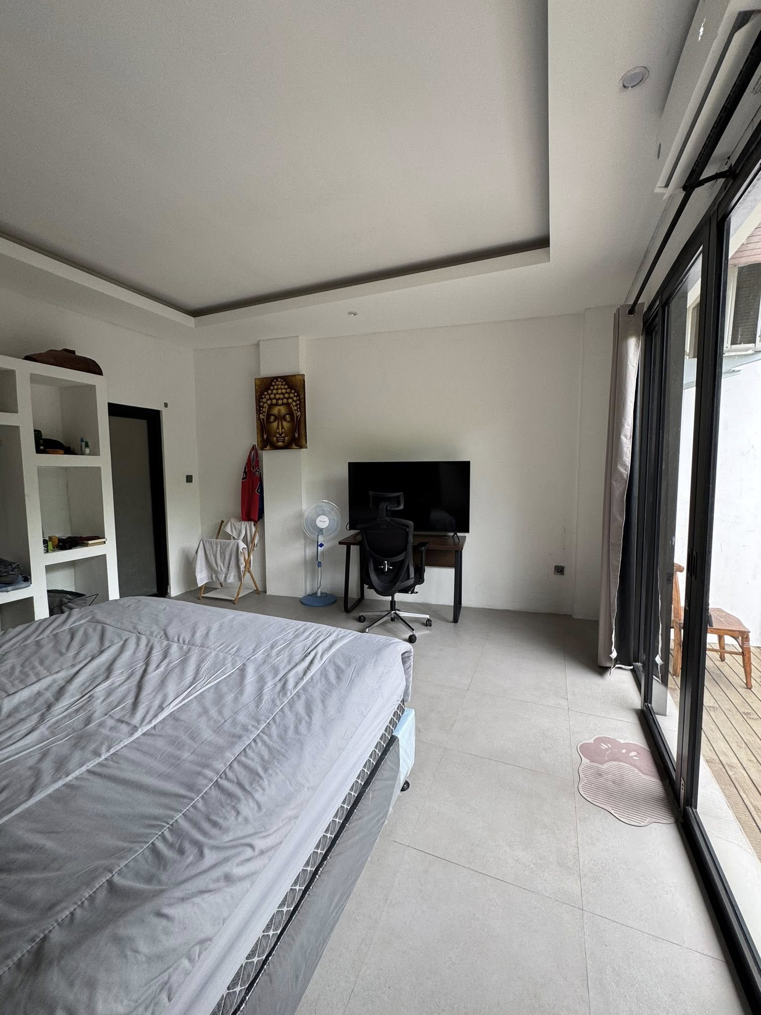 Комната, 4 спальни