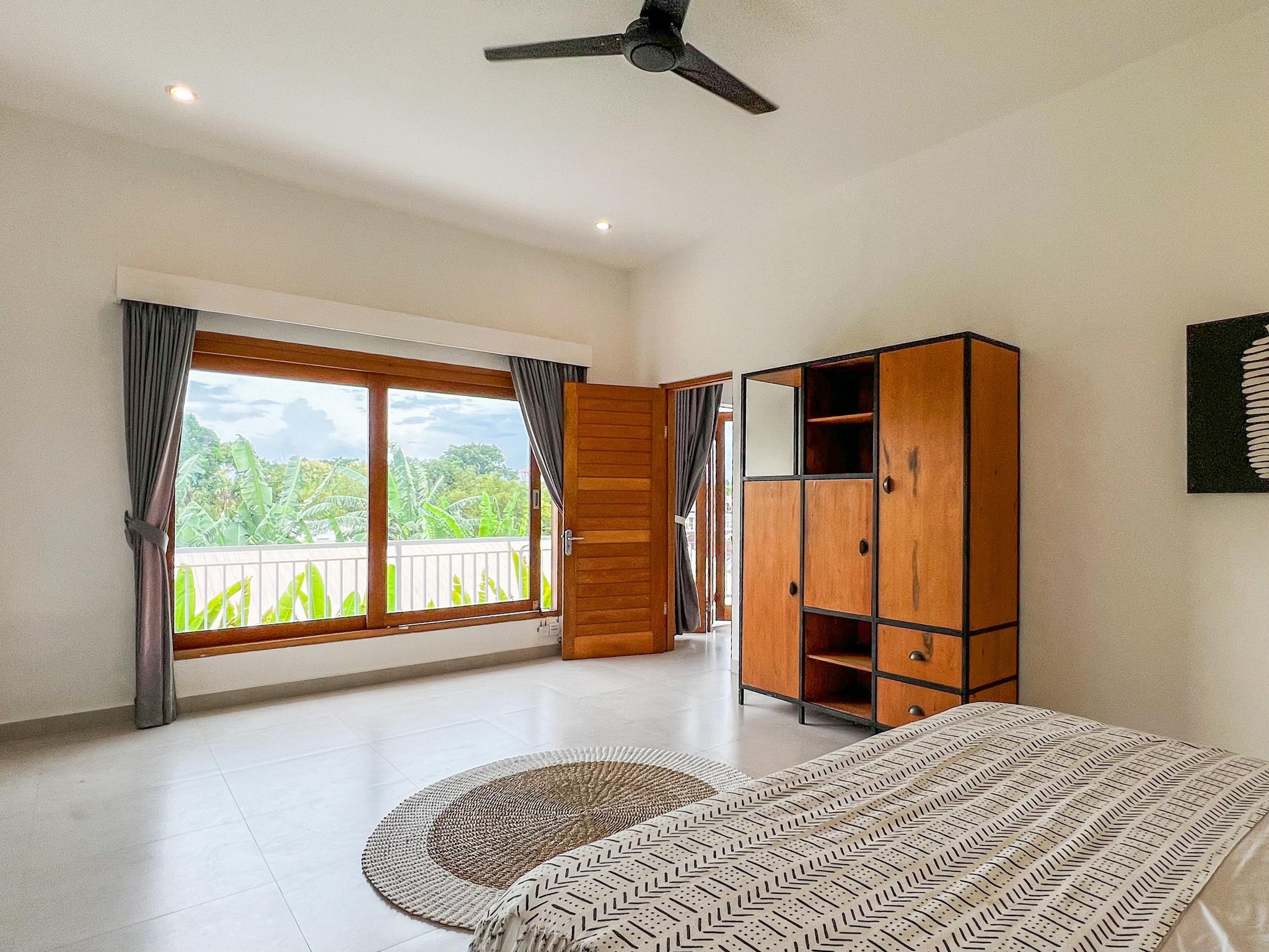 Комната, 3 спальни