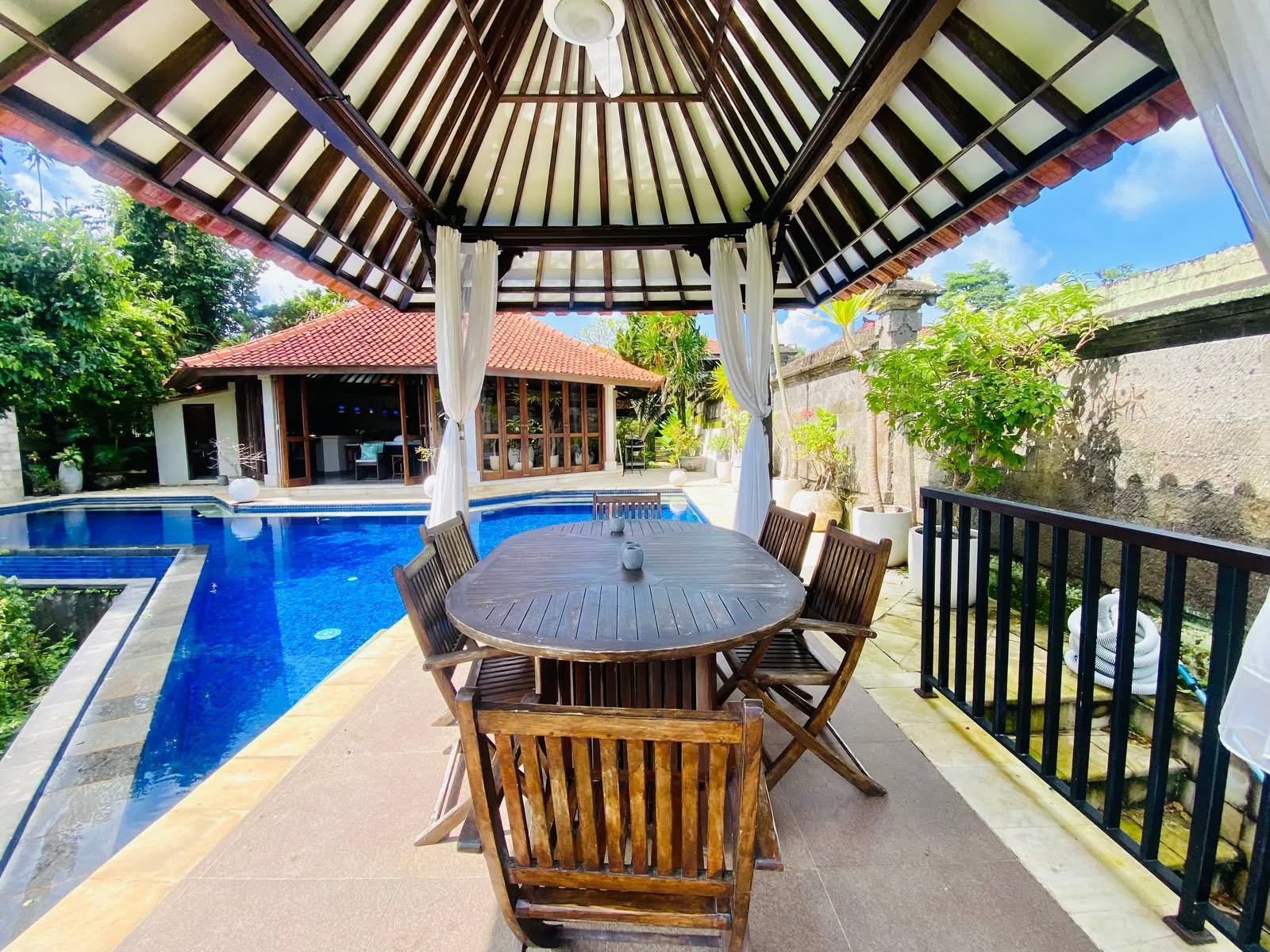 Вилла, 4 спальни